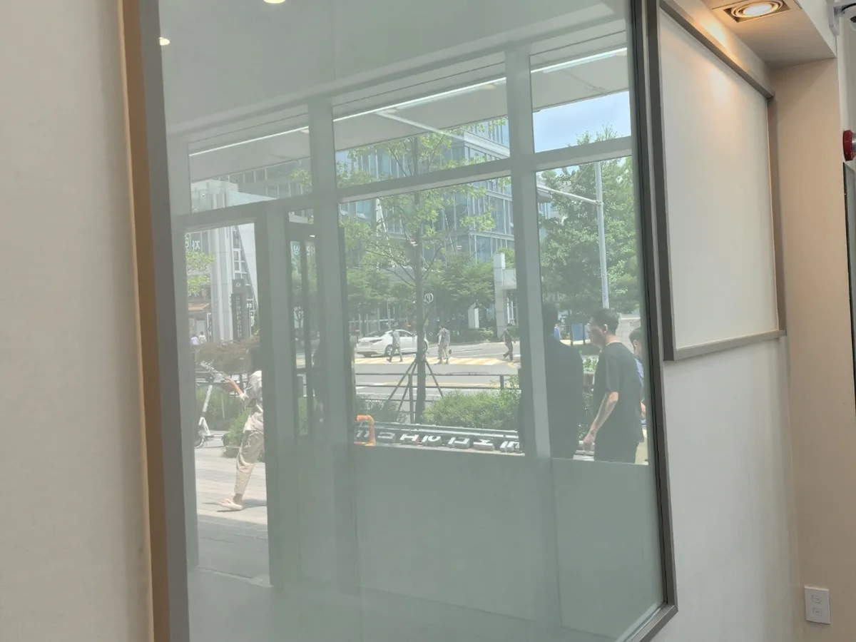 북구 당사동 매장 내부 유리·창 청소 사례 - 행진크린